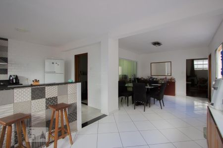 Casa à venda com 200m², 4 quartos e 2 vagas Casa à venda com 200m², 4 quartos e 2 vagasCozinha