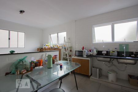 Casa à venda com 200m², 4 quartos e 2 vagas Casa à venda com 200m², 4 quartos e 2 vagasCozinha