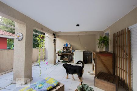 Casa à venda com 200m², 4 quartos e 2 vagas Casa à venda com 200m², 4 quartos e 2 vagasÁrea de Serviço