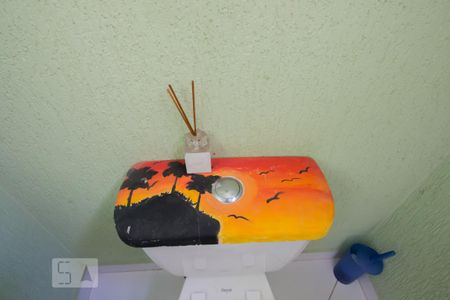 Casa à venda com 200m², 4 quartos e 2 vagas Casa à venda com 200m², 4 quartos e 2 vagasLavabo