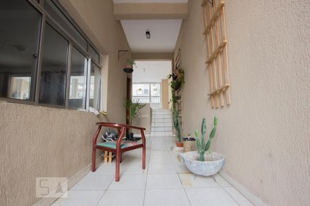 Casa à venda com 200m², 4 quartos e 2 vagas Casa à venda com 200m², 4 quartos e 2 vagasCorredor