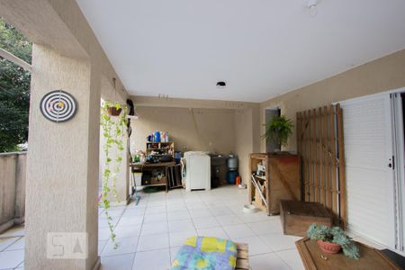 Casa à venda com 200m², 4 quartos e 2 vagas Casa à venda com 200m², 4 quartos e 2 vagasÁrea de Serviço