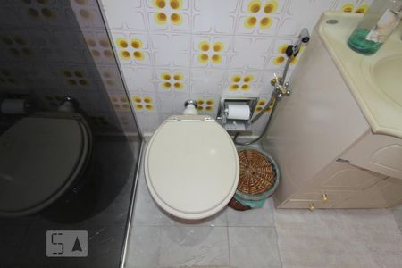 Casa à venda com 310m², 5 quartos e 2 vagasBanheiro 4 social