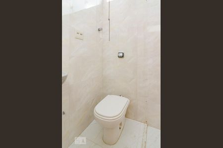 Casa à venda com 300m², 3 quartos e 2 vagas Casa à venda com 300m², 3 quartos e 2 vagasBanheiro