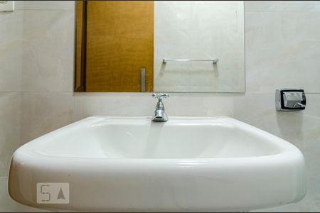 Casa à venda com 300m², 3 quartos e 2 vagas Casa à venda com 300m², 3 quartos e 2 vagasPia