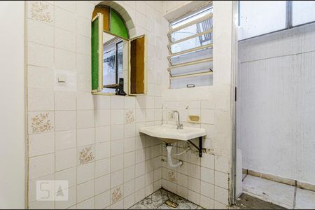 Casa à venda com 300m², 3 quartos e 2 vagas Casa à venda com 300m², 3 quartos e 2 vagasBanheiro de serviço