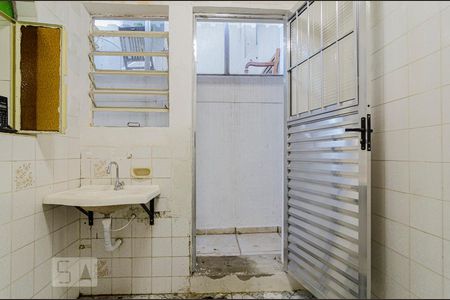 Casa à venda com 300m², 3 quartos e 2 vagas Casa à venda com 300m², 3 quartos e 2 vagasBanheiro de serviço