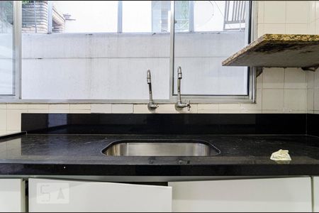 Casa à venda com 300m², 3 quartos e 2 vagas Casa à venda com 300m², 3 quartos e 2 vagasPia