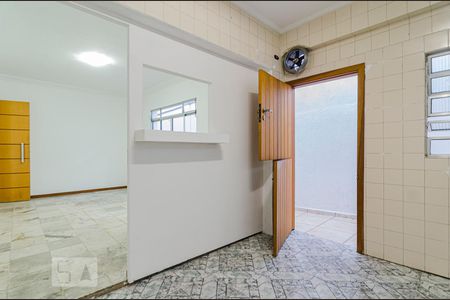 Casa à venda com 300m², 3 quartos e 2 vagas Casa à venda com 300m², 3 quartos e 2 vagasCozinha