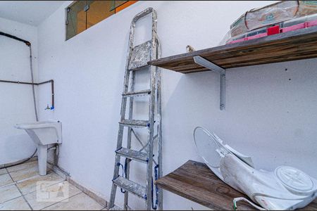 Casa à venda com 300m², 3 quartos e 2 vagas Casa à venda com 300m², 3 quartos e 2 vagasÁrea de serviço