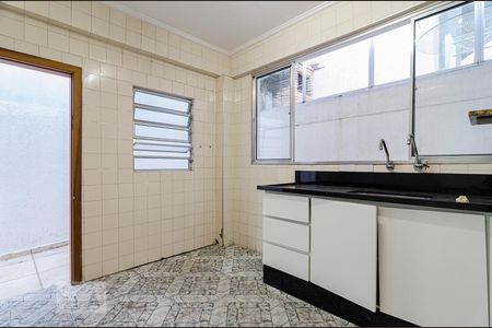 Casa à venda com 300m², 3 quartos e 2 vagas Casa à venda com 300m², 3 quartos e 2 vagasCozinha