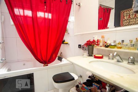 Casa à venda com 480m², 4 quartos e 4 vagasBanheiro