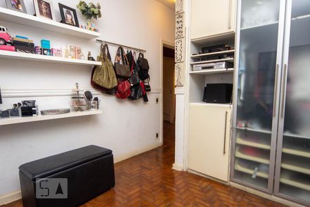 Casa à venda com 480m², 4 quartos e 4 vagasQuarto 2 - Suíte