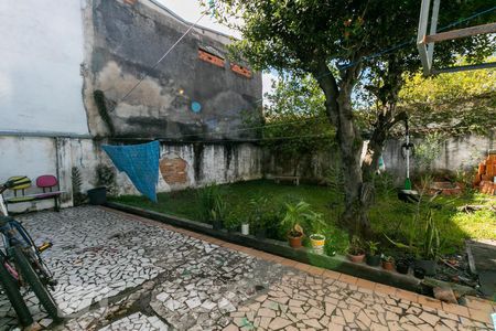 Casa à venda com 180m², 3 quartos e 4 vagasQuintal