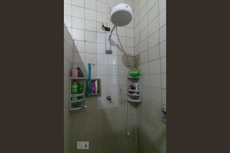 Casa à venda com 180m², 3 quartos e 4 vagasBanheiro - Chuveiro