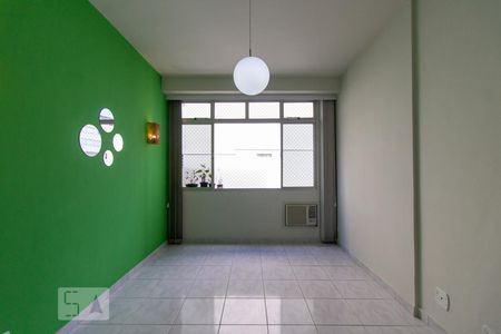 Sala de apartamento para alugar com 2 quartos, 70m² em Flamengo, Rio de Janeiro