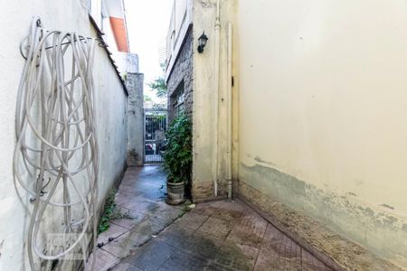 Casa à venda com 422m², 5 quartos e 3 vagasFundos