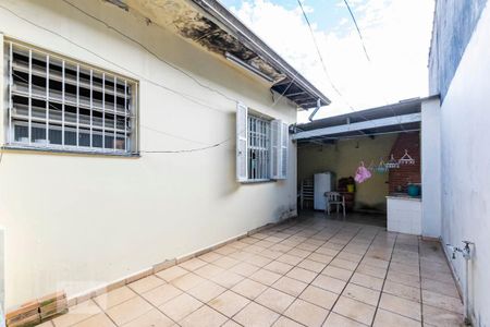 Casa à venda com 422m², 5 quartos e 3 vagasFundos