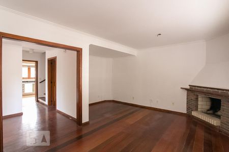 Sala de casa de condomínio à venda com 3 quartos, 252m² em Vila Assunção, Porto Alegre