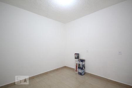 Quarto de casa para alugar com 1 quarto, 40m² em Jardim Roberto, Osasco
