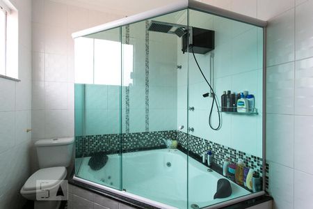 Casa à venda com 340m², 4 quartos e 6 vagasBanheiro da Suíte 1