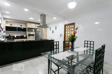 Casa à venda com 340m², 4 quartos e 6 vagasCozinha