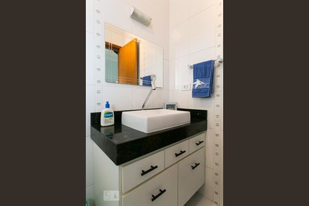 Casa à venda com 340m², 4 quartos e 6 vagasBanheiro da Suíte 2