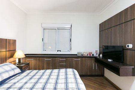 Casa à venda com 340m², 4 quartos e 6 vagasSuíte 1