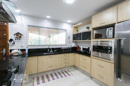 Casa à venda com 340m², 4 quartos e 6 vagasCozinha