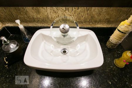 Casa à venda com 340m², 4 quartos e 6 vagasLavabo