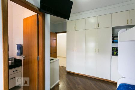 Casa à venda com 340m², 4 quartos e 6 vagasSuíte 2