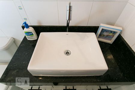 Casa à venda com 340m², 4 quartos e 6 vagasBanheiro da Suíte 2