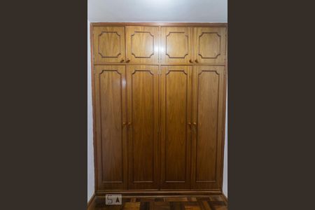 Casa à venda com 750m², 4 quartos e 10 vagasQuarto 1 - Closet