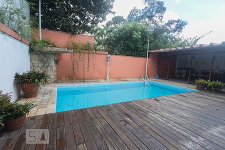 Casa à venda com 750m², 4 quartos e 10 vagasPiscina