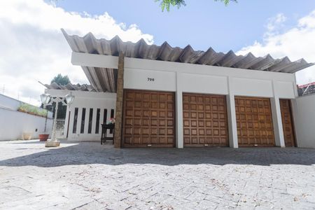 Casa à venda com 750m², 4 quartos e 10 vagasFachada