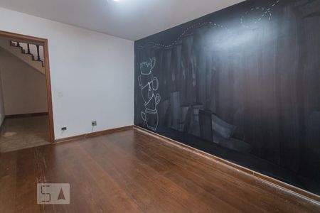 Casa à venda com 750m², 4 quartos e 10 vagasBiblioteca