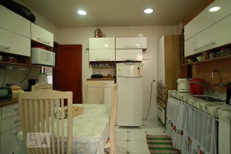 Apartamento à venda com 160m², 4 quartos e 2 vagasCozinha