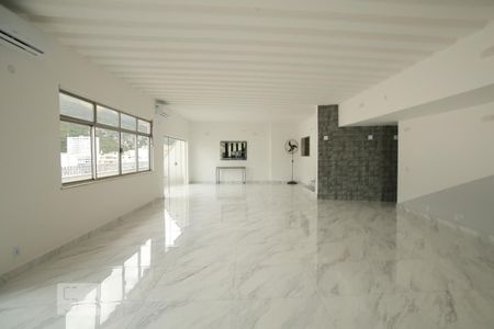 Apartamento à venda com 160m², 4 quartos e 2 vagasSalão de Festas