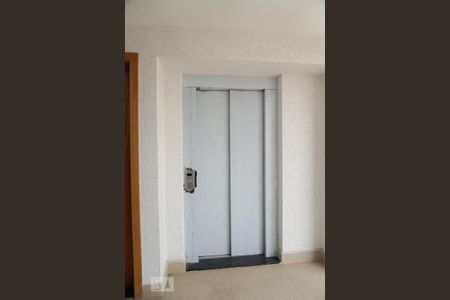 Apartamento à venda com 40m², 2 quartos e 1 vaga Apartamento à venda com 40m², 2 quartos e 1 vagaHall