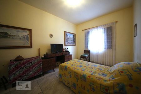 Casa à venda com 358m², 3 quartos e 4 vagasQuarto 2