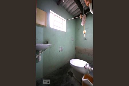 Casa à venda com 358m², 3 quartos e 4 vagasBanheiro de Serviço