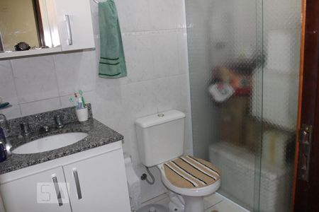 Casa à venda com 100m², 2 quartos e 2 vagasBanheiro da Suíte 2