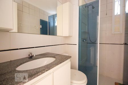 Apartamento à venda com 55m², 2 quartos e 1 vaga Apartamento à venda com 55m², 2 quartos e 1 vagaBanheiro