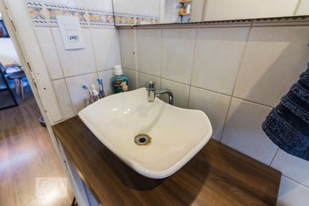 Banheiro de apartamento para alugar com 2 quartos, 50m² em Parque São Luís, São Paulo
