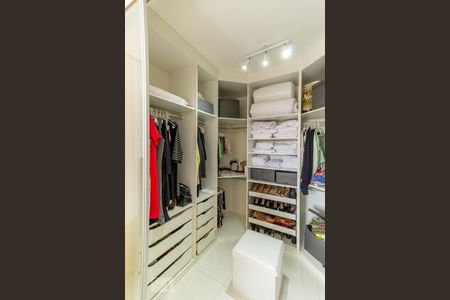 Apartamento à venda com 60m², 2 quartos e 1 vaga Apartamento à venda com 60m², 2 quartos e 1 vagaCloset do Quarto 2