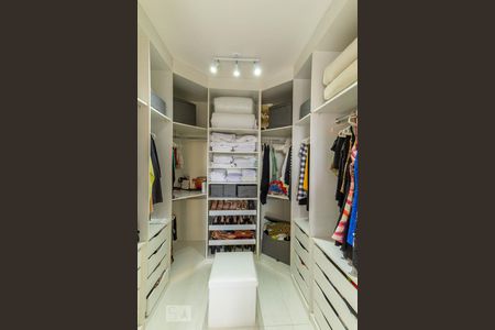 Apartamento à venda com 60m², 2 quartos e 1 vaga Apartamento à venda com 60m², 2 quartos e 1 vagaCloset do Quarto 2