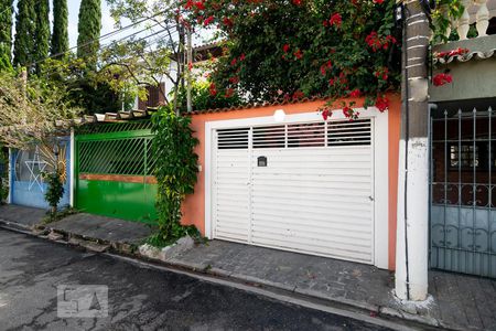 Casa à venda com 120m², 2 quartos e 1 vagaFachada