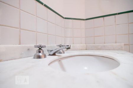 Casa à venda com 120m², 2 quartos e 1 vagaBanheiro Social