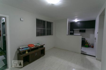 Sala de apartamento para alugar com 2 quartos, 48m² em Planalto, Belo Horizonte