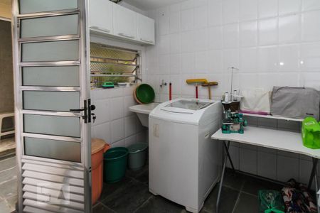 Casa à venda com 153m², 2 quartos e 3 vagas Casa à venda com 153m², 2 quartos e 3 vagasÁrea de Serviço